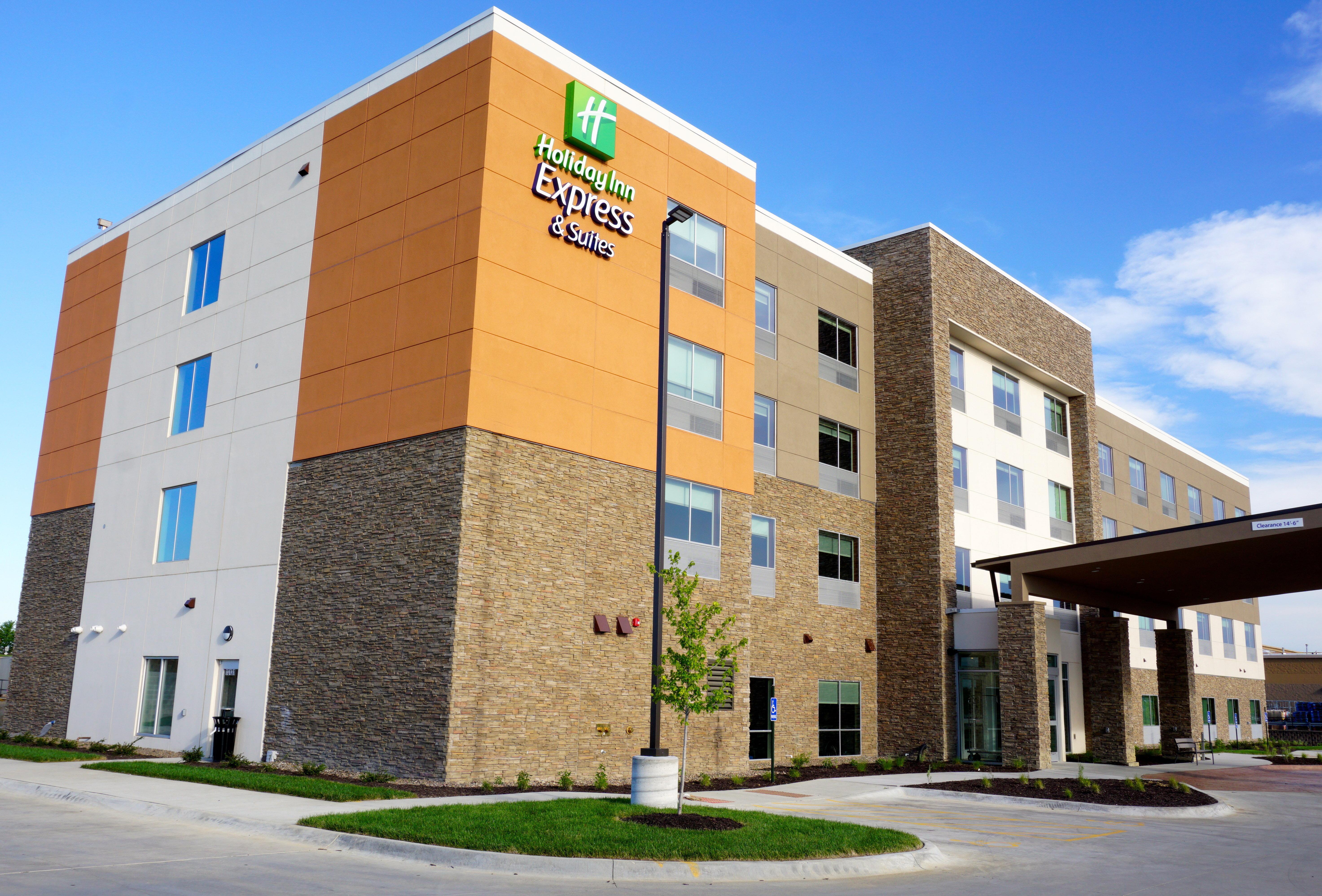 Holiday Inn Express & Suites Omaha - Millard Area By Ihg Dış mekan fotoğraf