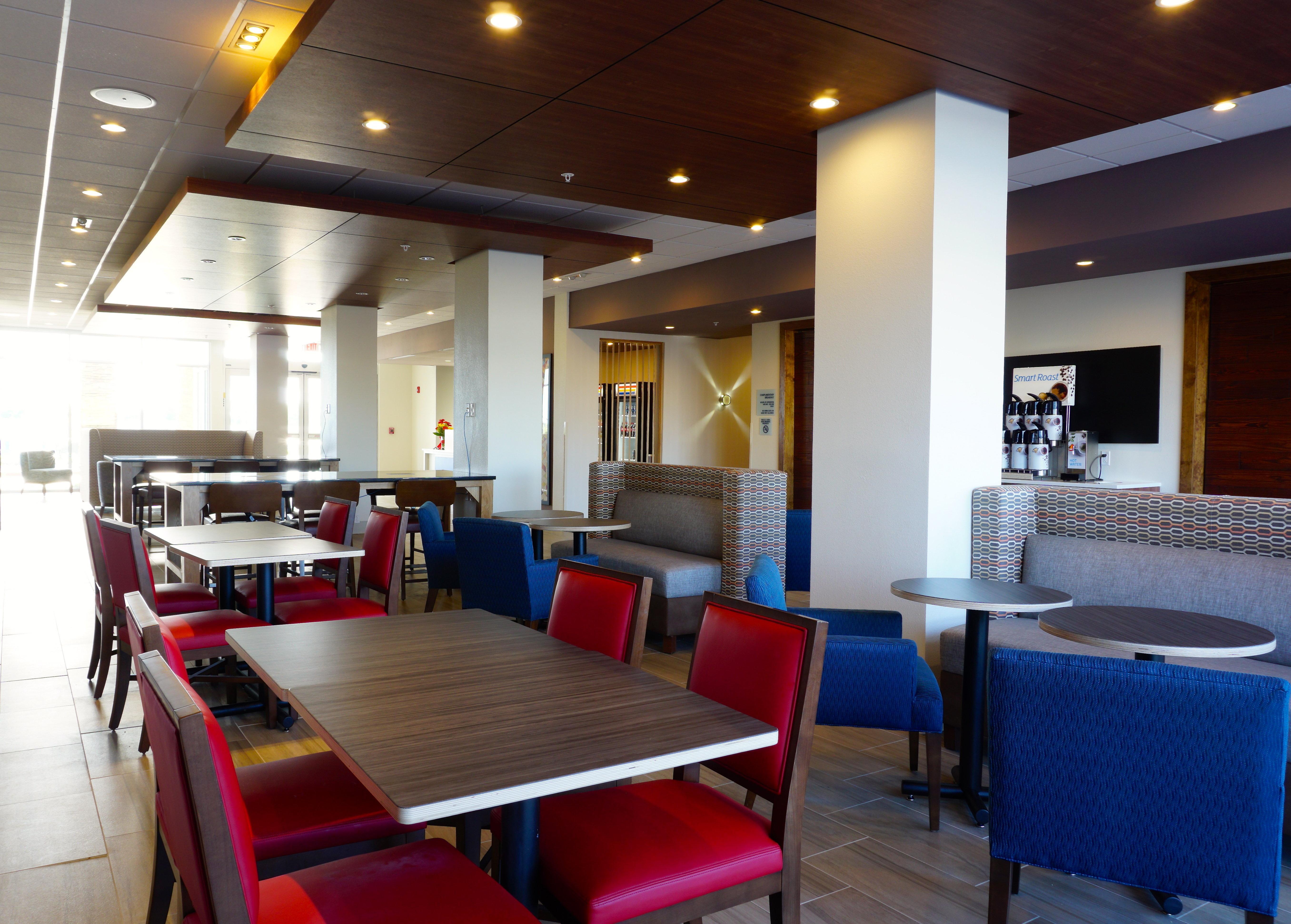 Holiday Inn Express & Suites Omaha - Millard Area By Ihg Dış mekan fotoğraf